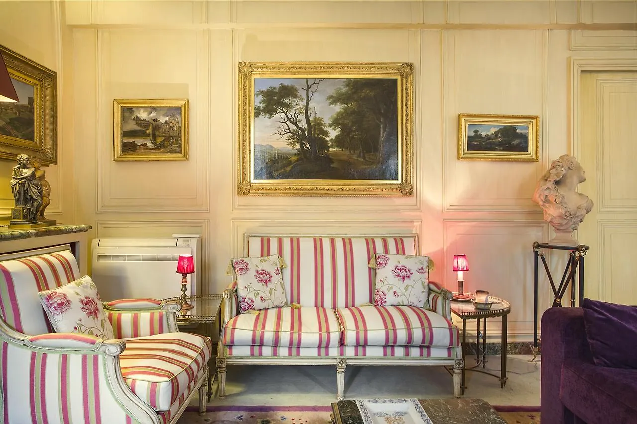 Apartment Saint Honore
